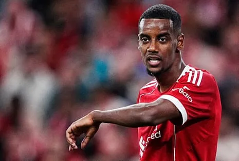 Isak's Debut Offers Glamour Despite Evident Lack of Match Fitness