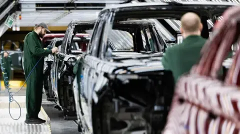 JLR Vendor Network Staff Reportedly Told to Register for Universal Credit, Labor Group States