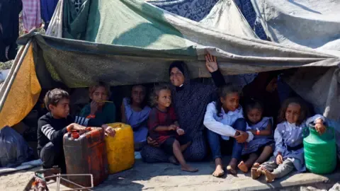 Dire Crisis across northern Gaza as Military Tanks Advance
