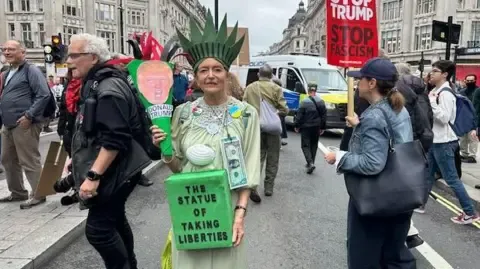 Thousands Protesters Assemble in Central London to Oppose President Trump's Return Diplomatic Journey
