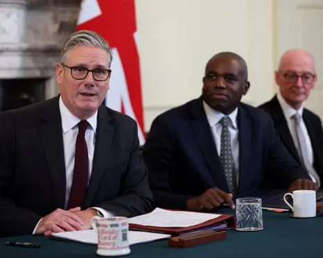 Starmer Leads Government Session Amid Increasing Pressure After Resignation of Senior Adviser